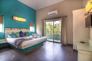 Villa Prestigio | Insonorización y tabla de planchar con plancha 