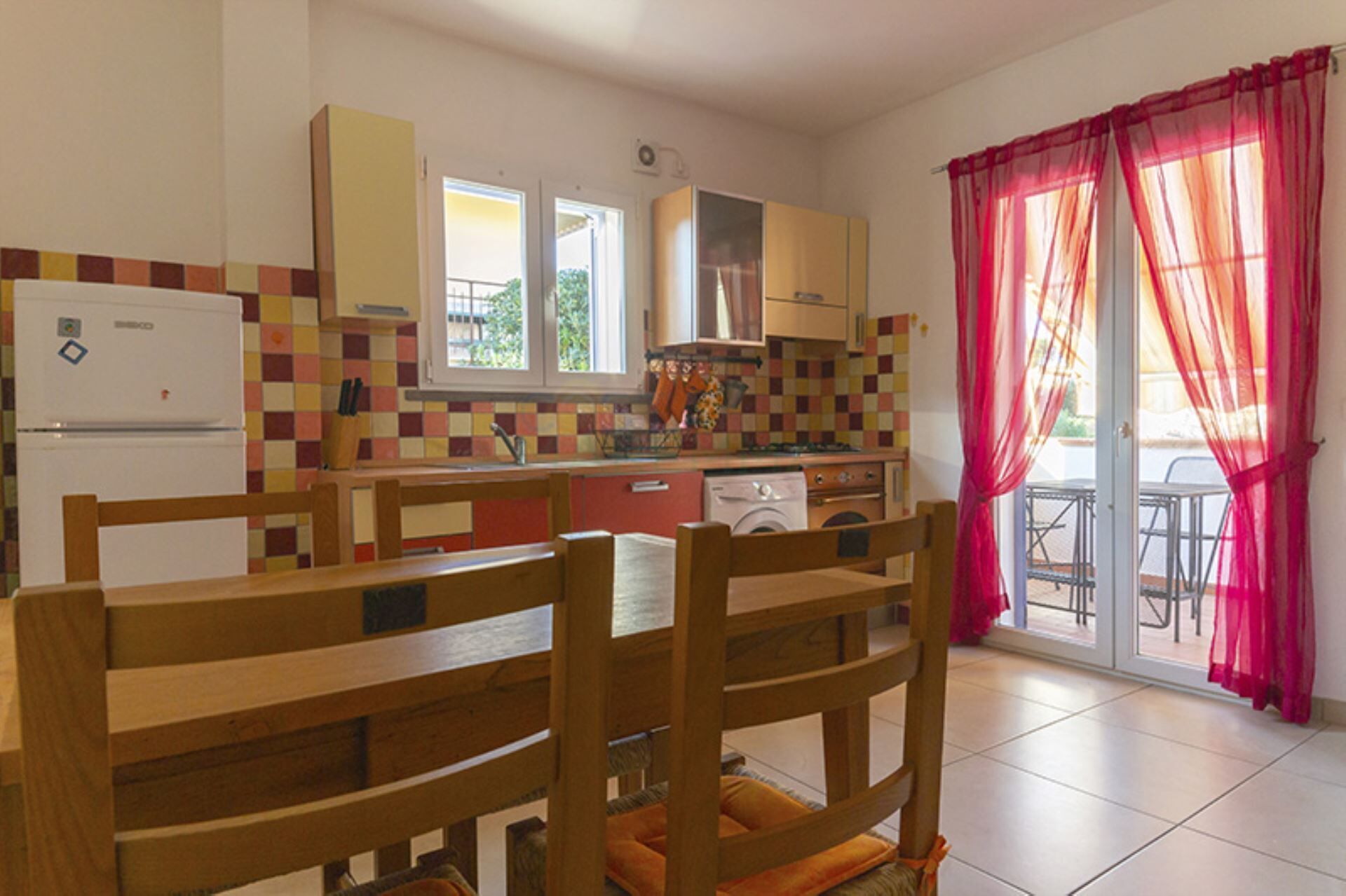 Kühlschrank, Mikrowelle, Ofen