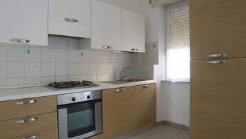 Frigorifero, forno, lavastoviglie, tostapane