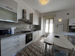 Fridge, oven, dishwasher