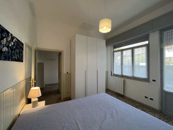 1 Schlafzimmer, Bügeleisen/Bügelbrett
