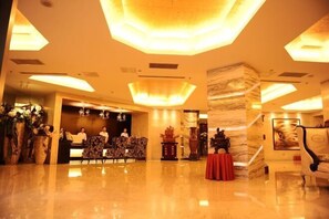 Interior - Elegan Shambhala Hotel (Lankao)