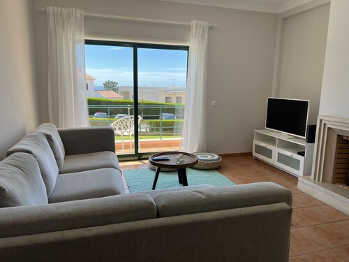 In Ericeira - Charming condominium with swimming pool and green area