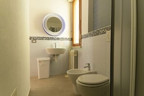 Shower, hair dryer - Alba apartment in Follonica (Follonica)