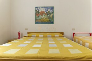 2 chambres, fer et planche à repasser