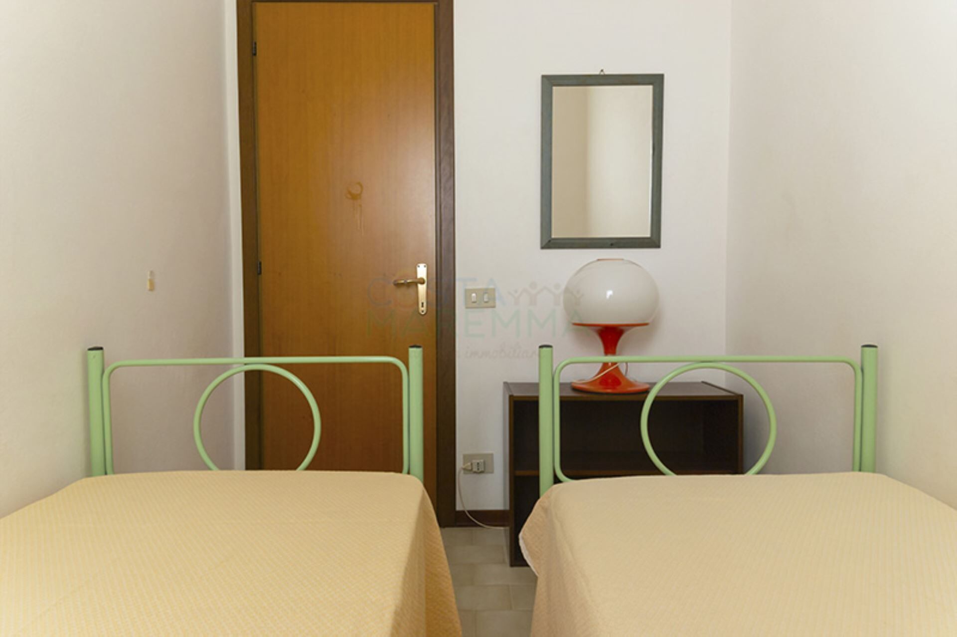 2 bedrooms, iron/ironing board