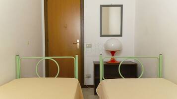 2 bedrooms, iron/ironing board