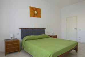 1 Schlafzimmer, Bügeleisen/Bügelbrett