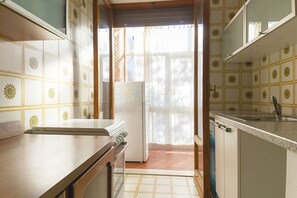 Kjøleskap, ovn og oppvaskmaskin