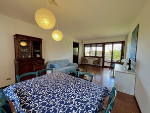TV - Pini apartment in Follonica (Follonica)