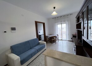 TV - Salvia apartment in Follonica (Follonica)
