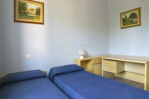 2 slaapkamers, een strijkplank/strijkijzer