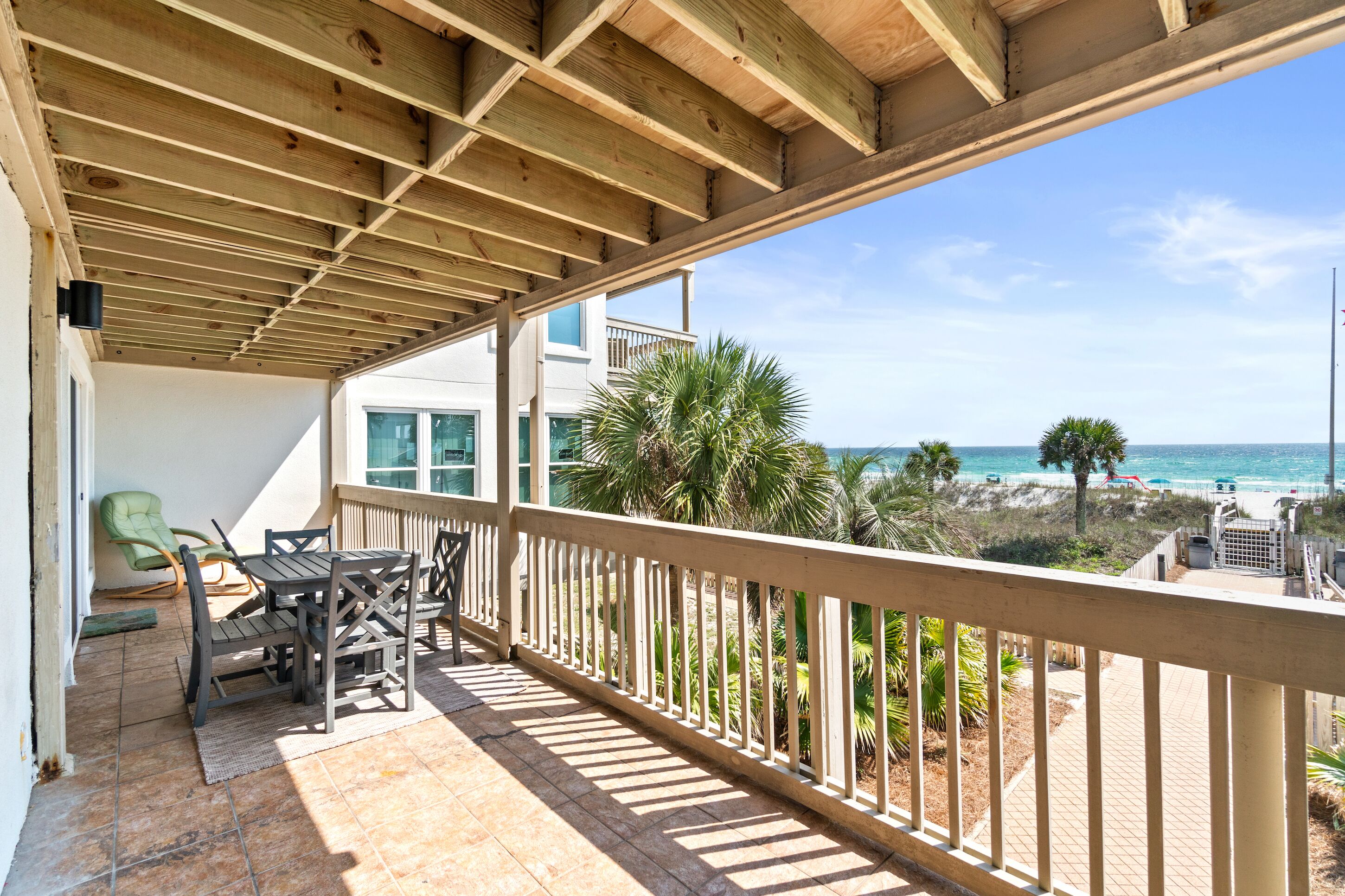 Direct Beach & Gulf Front Rental - FREE Activities Included! Prime Location!