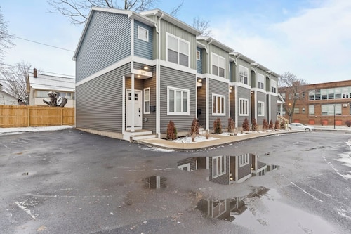 Newly Renovated Home | 5 min to ROC Airport