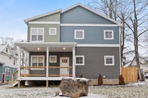 Unclassified image, 2 of 24, button - Newly Renovated Home | 5 min to ROC Airport (Rochester)