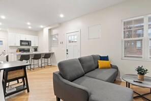 Unclassified image, 5 of 24, button - Newly Renovated Home | 5 min to ROC Airport (Rochester)