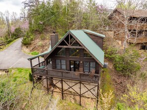 Exterior - Quiet and Cozy-2 miles to Parkway-Hot Tub-Pets (Sevierville)