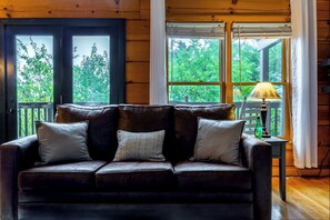 Smart TV, fireplace, DVD player