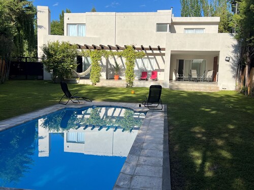 Mendoza House in B. Cerrado- Chacras de Coria