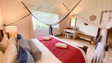 Phòng dành cho gia đình, nhiều giường | Phòng tắm | Đồ dùng nhà tắm miễn phí, khăn tắm