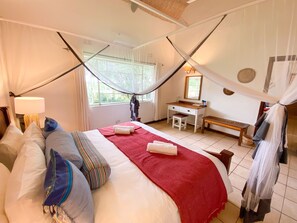 Family Room, Multiple Beds | Bathroom | Free toiletries, towels