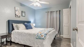 3 slaapkamers, een bureau, een strijkplank/strijkijzer, gratis wifi