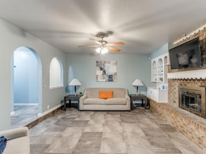 TV connectée, cheminée