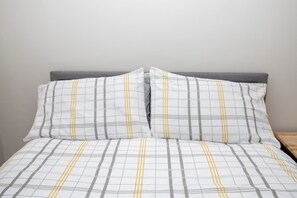 2 habitaciones, tabla de planchar con plancha y wifi gratis 