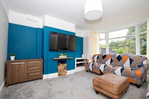 Smart TV - Home in Lincoln (Lincoln)