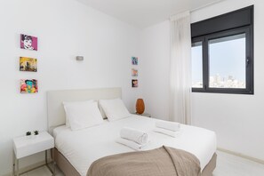 3 bedrooms, iron/ironing board, free WiFi, bed sheets - MAMAD Bat Yam Luxury Apt Terrace & Sea View by FeelHome (Bat Yam)