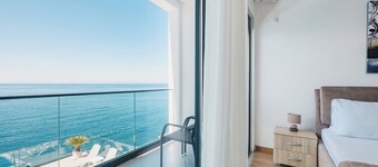 Orange villa - 7-bedroom seafront villa