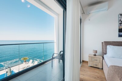 Orange villa - 7-bedroom seafront villa