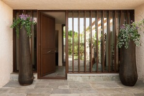 Interior entrance - Villa Pueblo (Nafplio)