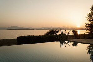 Seasonal outdoor pool - Villa Pueblo (Nafplio)