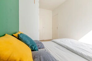 1 bedroom, iron/ironing board, free WiFi, bed sheets - Bright T2 apartment - Valenciennes town center (Valenciennes)