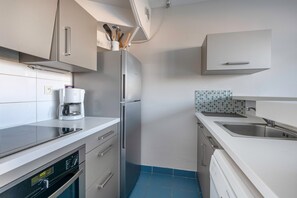 Refrigerador, microondas, horno y lavavajillas 