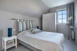 3 bedrooms, iron/ironing board