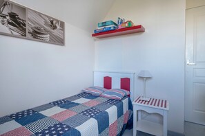 3 habitaciones y tabla de planchar con plancha 