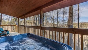 Tina de hidromasaje al aire libre