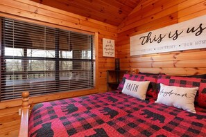 WiFi, bed sheets - Gorgeous Mountain Views/Hot Tub (Sevierville)