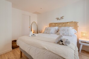 1 bedroom, iron/ironing board, travel cot, WiFi