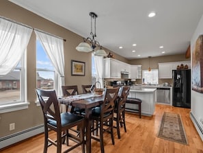 Dining - The Depot — Downtown Leadville Victorian, 3 Queens, Mt Elbert Views, Jetted Tub (Leadville)