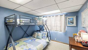 3 soverom, strykejern/-brett, wi-fi og sengetøy