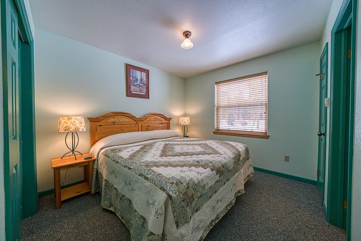 3 多间卧室、熨斗/熨衣板、WiFi、床单