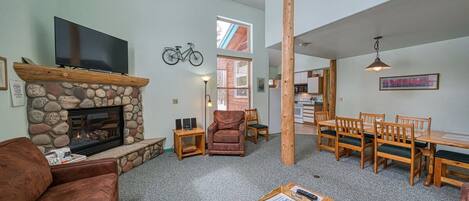 Televisio, takka, DVD-soitin