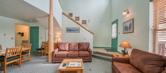 The Giddy Betsy — 3BR Cabin + Loft, Sleeps 8 near Twin Lakes & Mt. Elbert