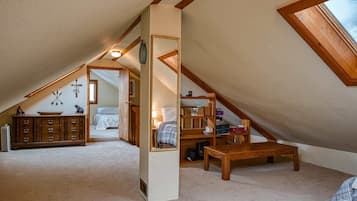 6 quartos, ferros/tábuas de passar roupa, Wi-Fi, roupa de cama