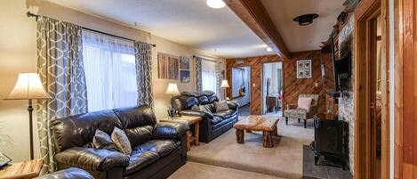 Télévision, cheminée