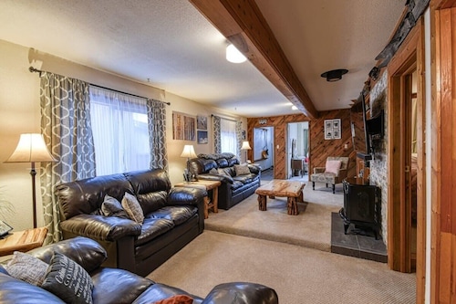 6BR Cozy Victorian - Block from Main St - Groups