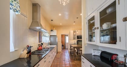 Josephine — Restored 4BR Victorian, Hot Tub, Walk to Main St Leadville, Sleeps 8